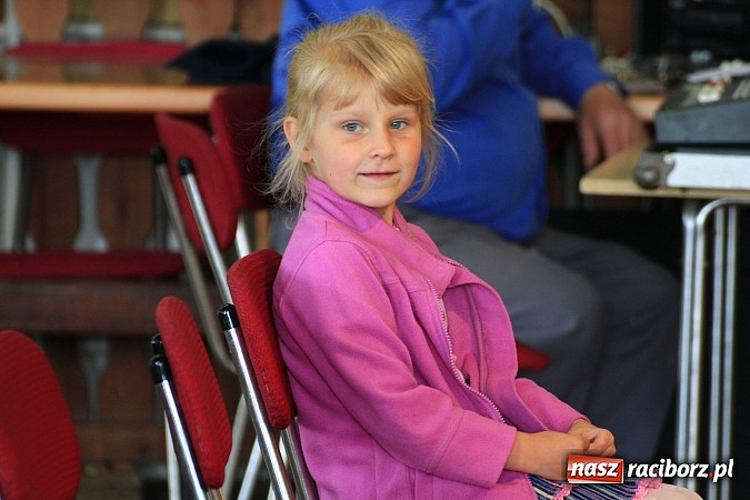 Zdjęcie w galerii na portalu naszraciborz.pl: W Borucinie dzieci wystąpiły dla swoich Mam wiadomości z regionu