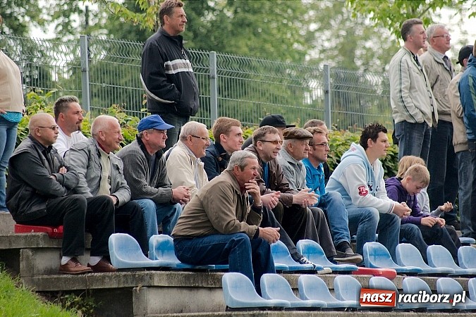 Zdjęcie w galerii na portalu naszraciborz.pl: Lokomotywa z Tuwima nie do zatrzymania wiadomości z regionu