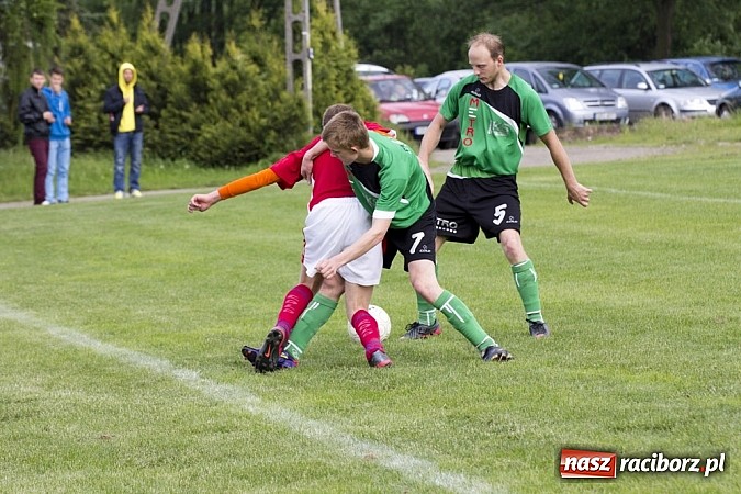 Zdjęcie w galerii na portalu naszraciborz.pl: Skuteczna gra wicelidera A klasy wiadomości z regionu