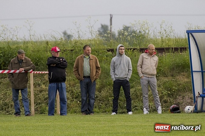 Zdjęcie w galerii na portalu naszraciborz.pl: Skuteczna gra wicelidera A klasy wiadomości z regionu