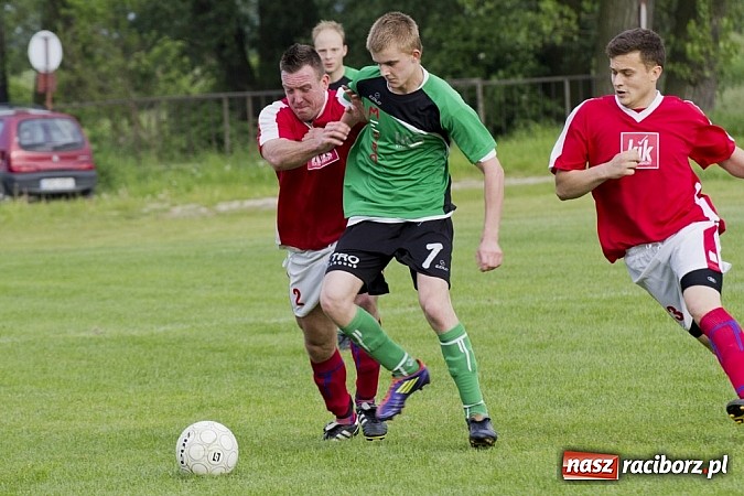 Zdjęcie w galerii na portalu naszraciborz.pl: Skuteczna gra wicelidera A klasy wiadomości z regionu