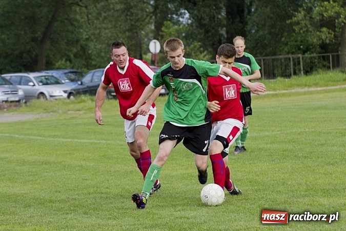 Zdjęcie w galerii na portalu naszraciborz.pl: Skuteczna gra wicelidera A klasy wiadomości z regionu
