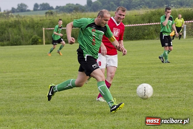 Zdjęcie w galerii na portalu naszraciborz.pl: Skuteczna gra wicelidera A klasy wiadomości z regionu