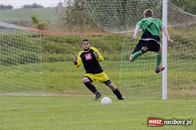 Zdjęcie w galerii na portalu naszraciborz.pl: Skuteczna gra wicelidera A klasy wiadomości z regionu