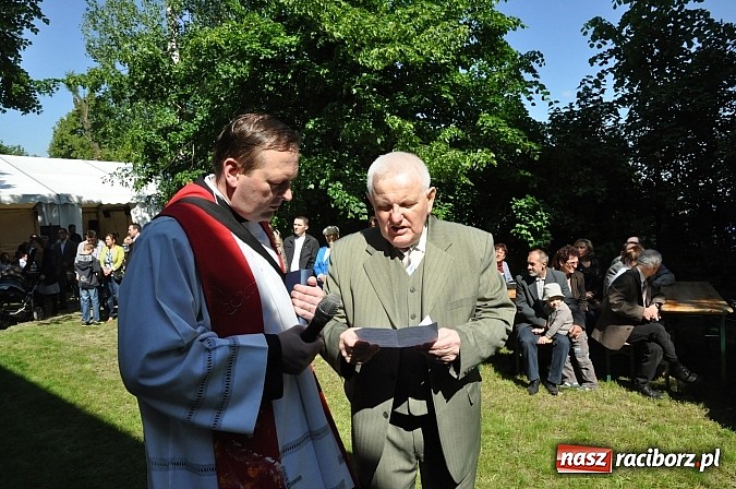Zdjęcie w galerii na portalu naszraciborz.pl: Złoty Kłos wrócił do Tworkowa. Malowidło pokazano przed sumą na Urbanku wiadomości z regionu