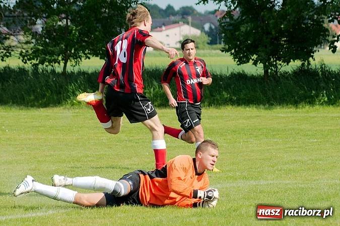 Zdjęcie w galerii na portalu naszraciborz.pl: Bieńkowice gromią. Samborowice coraz bliżej spadku wiadomości z regionu