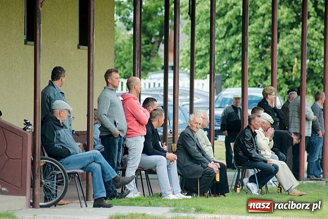 Zdjęcie w galerii na portalu naszraciborz.pl: Bieńkowice gromią. Samborowice coraz bliżej spadku wiadomości z regionu