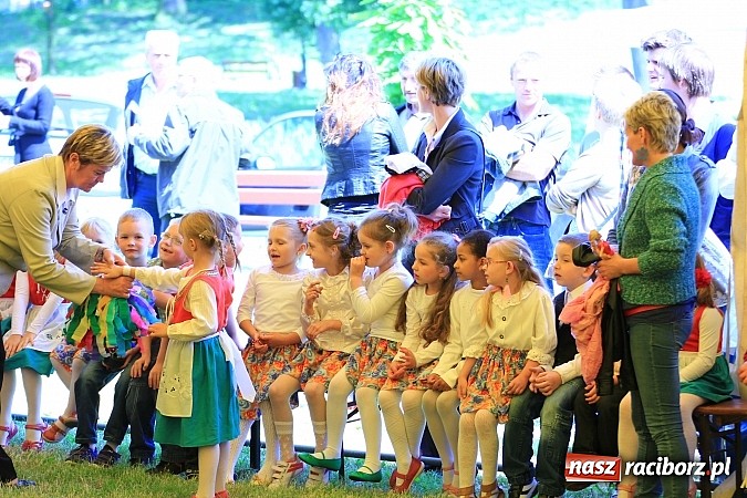 Zdjęcie w galerii na portalu naszraciborz.pl: Tulipany dla Mam, czyli festyn w Krowiarkach wiadomości z regionu