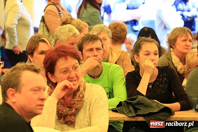 Zdjęcie w galerii na portalu naszraciborz.pl: Tulipany dla Mam, czyli festyn w Krowiarkach wiadomości z regionu