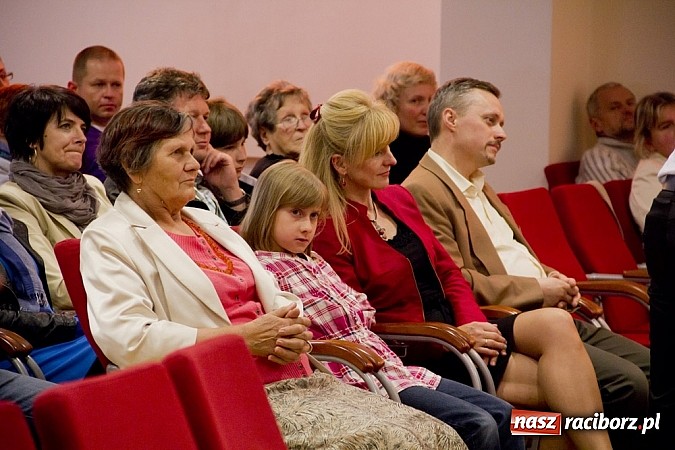 Zdjęcie w galerii na portalu naszraciborz.pl: Bajka o Kopciuszku pokazana na zamku wiadomości z regionu