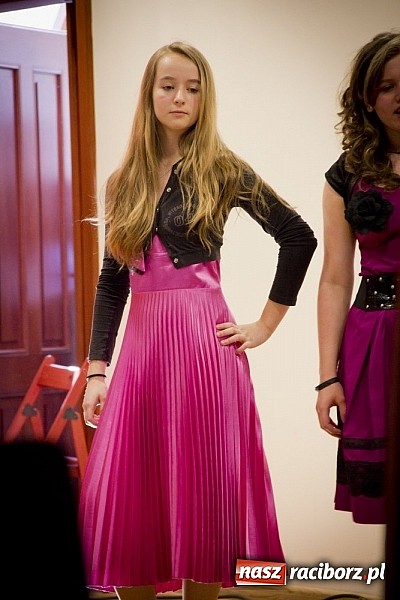 Zdjęcie w galerii na portalu naszraciborz.pl: Bajka o Kopciuszku pokazana na zamku wiadomości z regionu