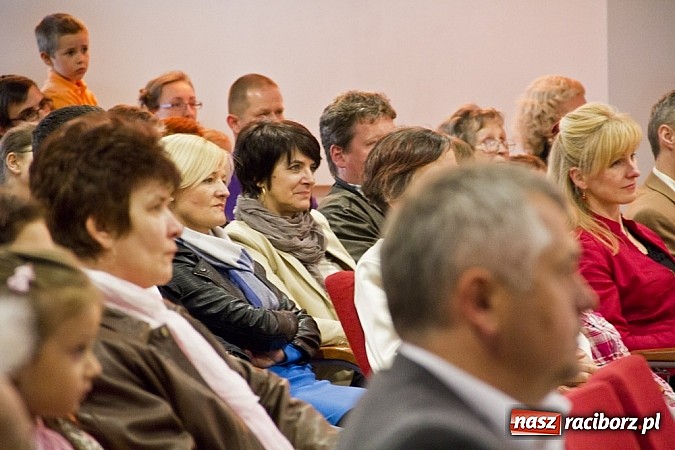 Zdjęcie w galerii na portalu naszraciborz.pl: Bajka o Kopciuszku pokazana na zamku wiadomości z regionu