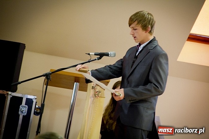 Zdjęcie w galerii na portalu naszraciborz.pl: Bajka o Kopciuszku pokazana na zamku wiadomości z regionu