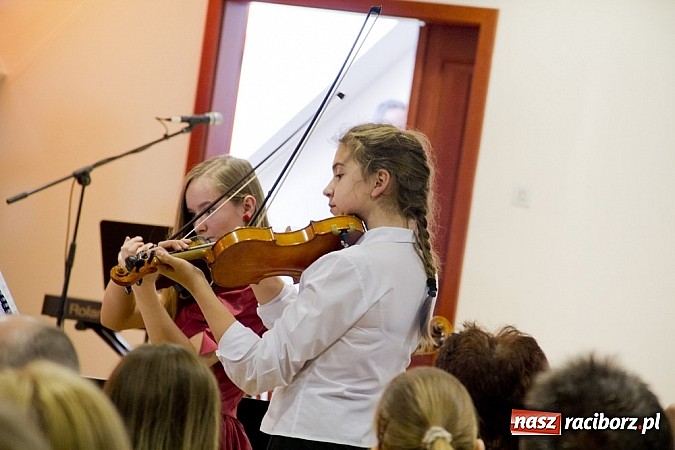 Zdjęcie w galerii na portalu naszraciborz.pl: Bajka o Kopciuszku pokazana na zamku wiadomości z regionu