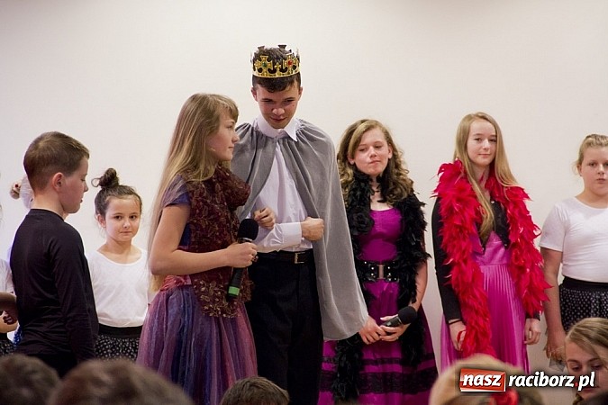 Zdjęcie w galerii na portalu naszraciborz.pl: Bajka o Kopciuszku pokazana na zamku wiadomości z regionu