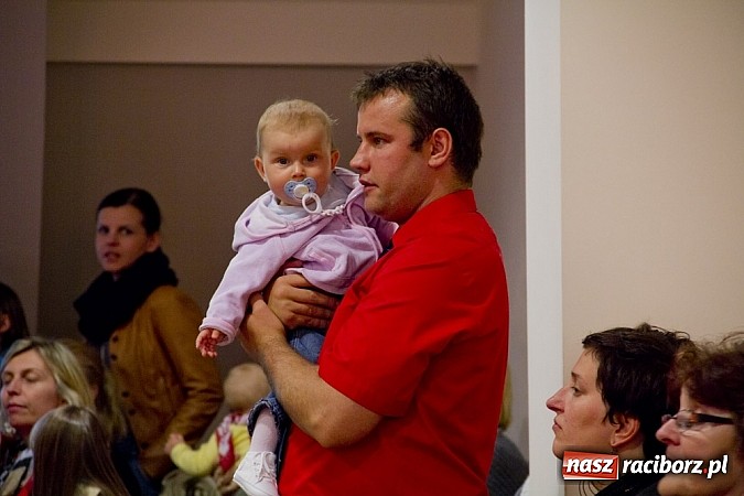 Zdjęcie w galerii na portalu naszraciborz.pl: Bajka o Kopciuszku pokazana na zamku wiadomości z regionu