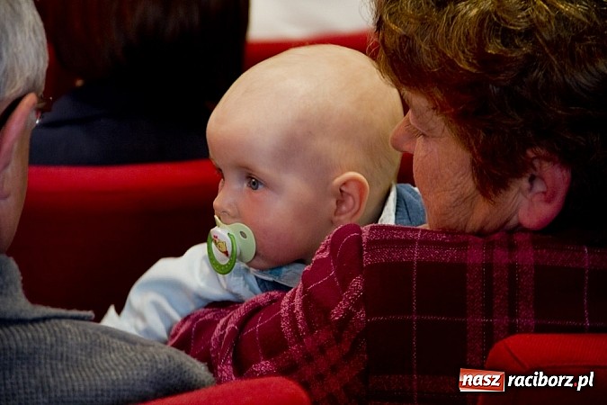 Zdjęcie w galerii na portalu naszraciborz.pl: Bajka o Kopciuszku pokazana na zamku wiadomości z regionu