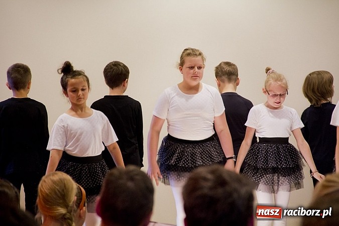 Zdjęcie w galerii na portalu naszraciborz.pl: Bajka o Kopciuszku pokazana na zamku wiadomości z regionu