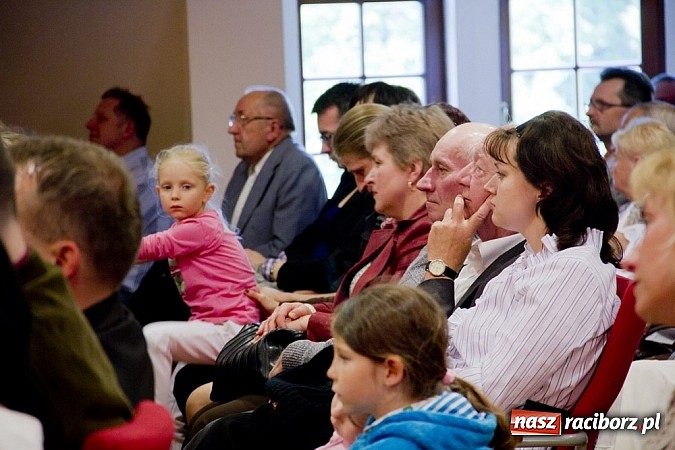Zdjęcie w galerii na portalu naszraciborz.pl: Bajka o Kopciuszku pokazana na zamku wiadomości z regionu