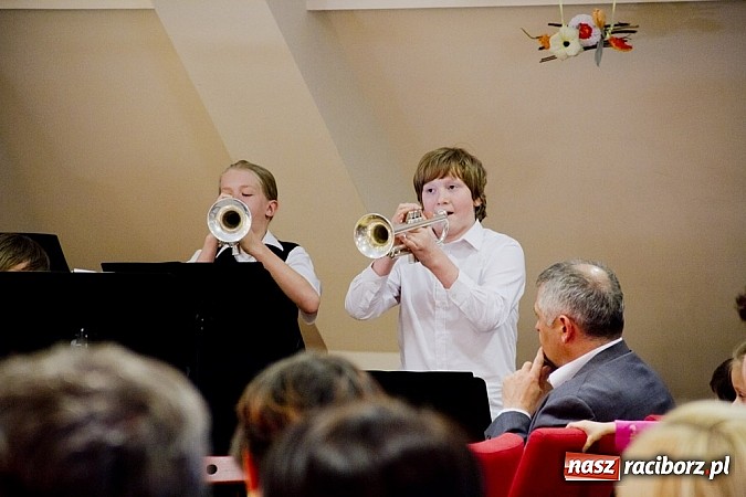 Zdjęcie w galerii na portalu naszraciborz.pl: Bajka o Kopciuszku pokazana na zamku wiadomości z regionu