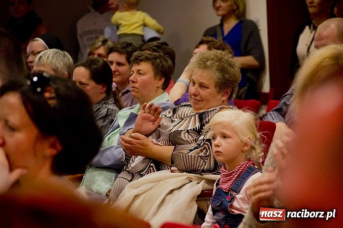 Zdjęcie w galerii na portalu naszraciborz.pl: Bajka o Kopciuszku pokazana na zamku wiadomości z regionu