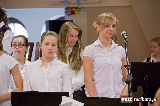Zdjęcie w galerii na portalu naszraciborz.pl: Bajka o Kopciuszku pokazana na zamku wiadomości z regionu