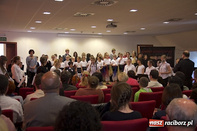 Zdjęcie w galerii na portalu naszraciborz.pl: Bajka o Kopciuszku pokazana na zamku wiadomości z regionu