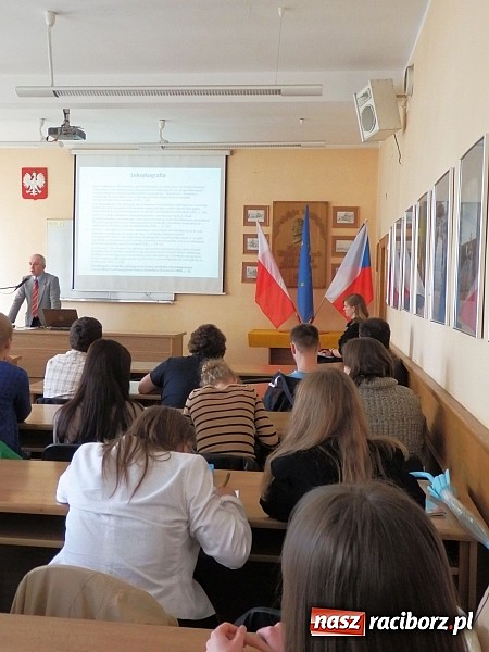 Zdjęcie w galerii na portalu naszraciborz.pl: Młodzi naukowcy rozmawiali o policyjnym żargonie wiadomości z regionu