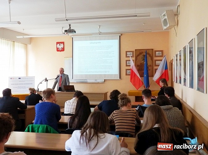 Zdjęcie w galerii na portalu naszraciborz.pl: Młodzi naukowcy rozmawiali o policyjnym żargonie wiadomości z regionu