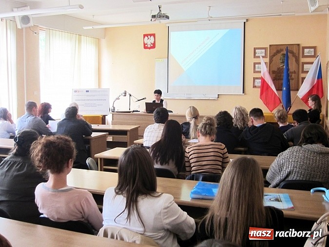 Zdjęcie w galerii na portalu naszraciborz.pl: Młodzi naukowcy rozmawiali o policyjnym żargonie wiadomości z regionu