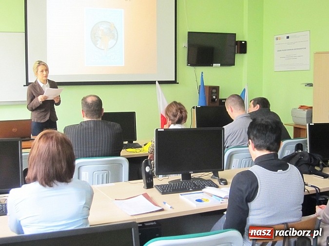 Zdjęcie w galerii na portalu naszraciborz.pl: Młodzi naukowcy rozmawiali o policyjnym żargonie wiadomości z regionu