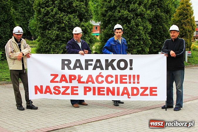 Zdjęcie w galerii na portalu naszraciborz.pl: Firma z Poznania protestuje pod Rafako wiadomości z regionu