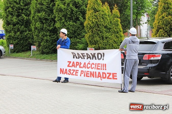 Zdjęcie w galerii na portalu naszraciborz.pl: Firma z Poznania protestuje pod Rafako wiadomości z regionu