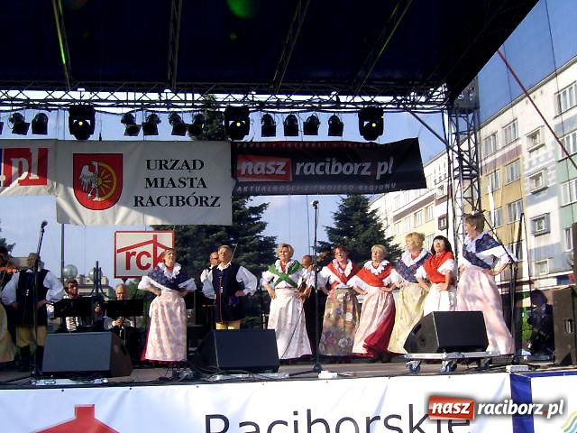 Zdjęcie w galerii na portalu naszraciborz.pl: Majówka na raciborskim Rynku wiadomości z regionu