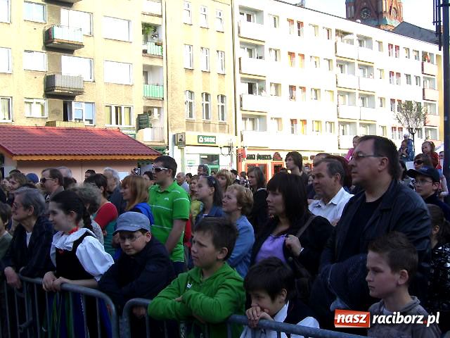 Zdjęcie w galerii na portalu naszraciborz.pl: Majówka na raciborskim Rynku wiadomości z regionu