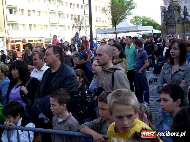 Zdjęcie w galerii na portalu naszraciborz.pl: Majówka na raciborskim Rynku wiadomości z regionu