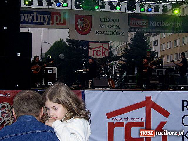 Zdjęcie w galerii na portalu naszraciborz.pl: Majówka na raciborskim Rynku wiadomości z regionu