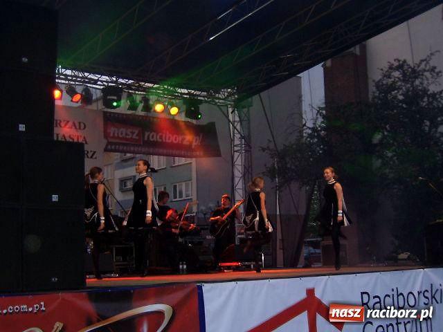 Zdjęcie w galerii na portalu naszraciborz.pl: Majówka na raciborskim Rynku wiadomości z regionu