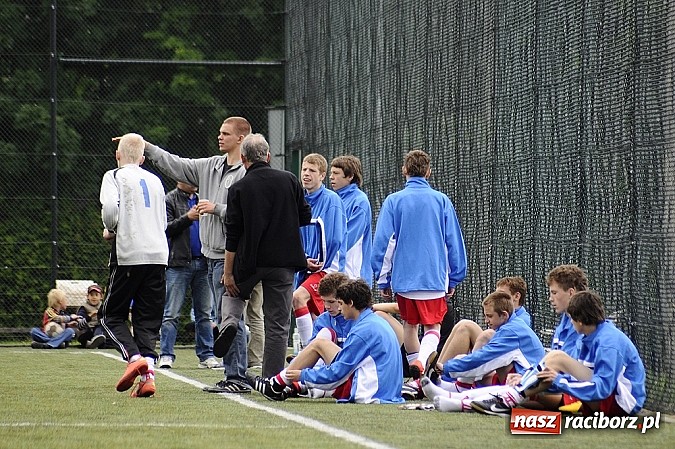Zdjęcie w galerii na portalu naszraciborz.pl: Młodzi piłkarze walczyli na orliku wiadomości z regionu