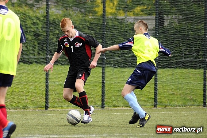 Zdjęcie w galerii na portalu naszraciborz.pl: Młodzi piłkarze walczyli na orliku wiadomości z regionu