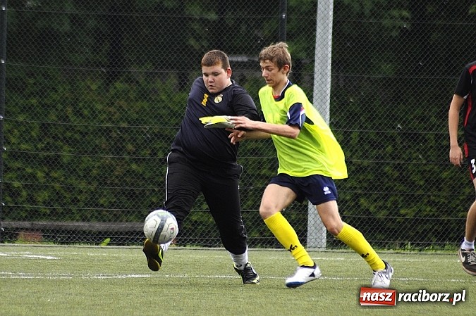 Zdjęcie w galerii na portalu naszraciborz.pl: Młodzi piłkarze walczyli na orliku wiadomości z regionu