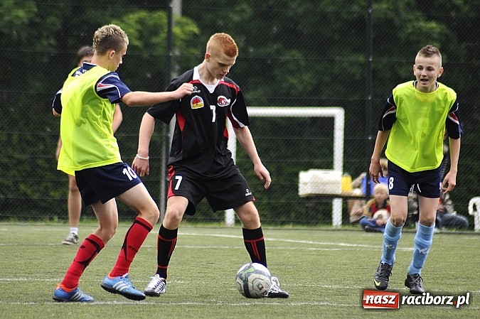 Zdjęcie w galerii na portalu naszraciborz.pl: Młodzi piłkarze walczyli na orliku wiadomości z regionu