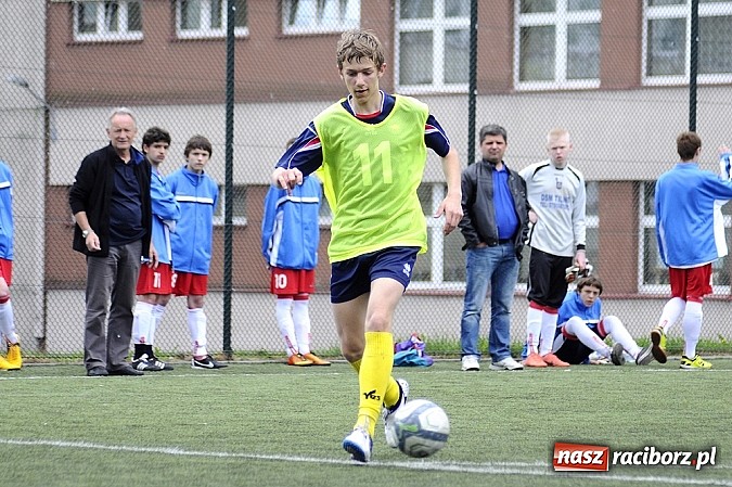 Zdjęcie w galerii na portalu naszraciborz.pl: Młodzi piłkarze walczyli na orliku wiadomości z regionu