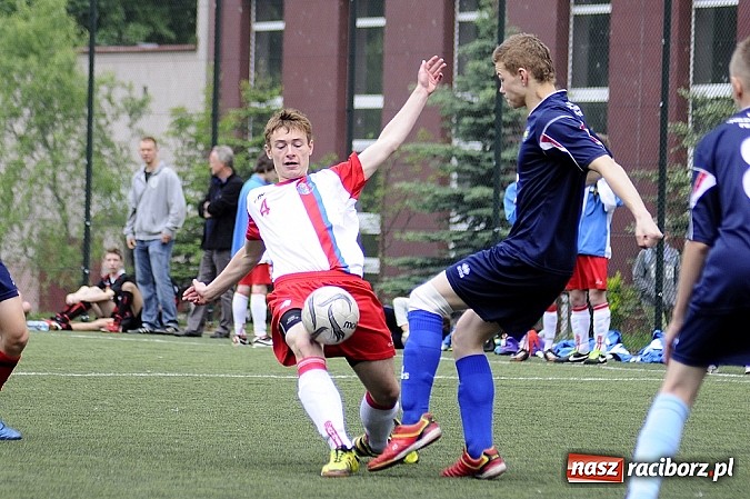 Zdjęcie w galerii na portalu naszraciborz.pl: Młodzi piłkarze walczyli na orliku wiadomości z regionu