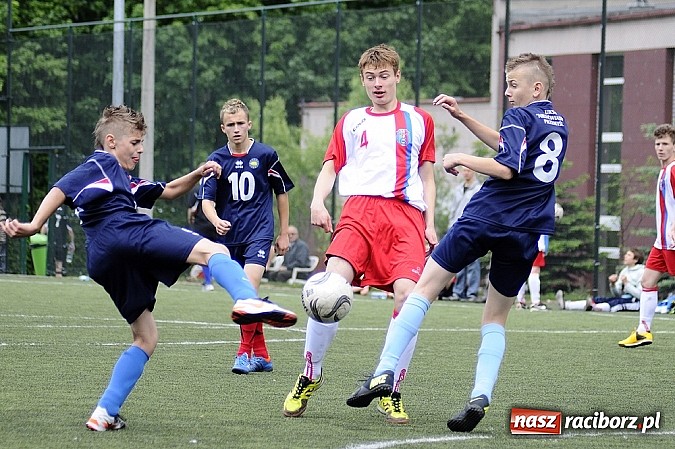 Zdjęcie w galerii na portalu naszraciborz.pl: Młodzi piłkarze walczyli na orliku wiadomości z regionu
