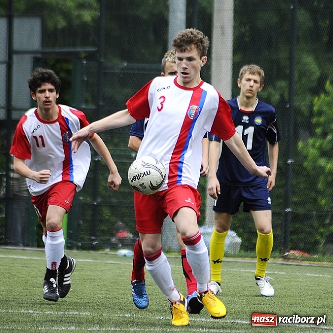 Zdjęcie w galerii na portalu naszraciborz.pl: Młodzi piłkarze walczyli na orliku wiadomości z regionu