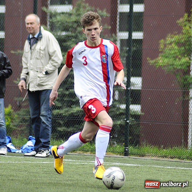 Zdjęcie w galerii na portalu naszraciborz.pl: Młodzi piłkarze walczyli na orliku wiadomości z regionu