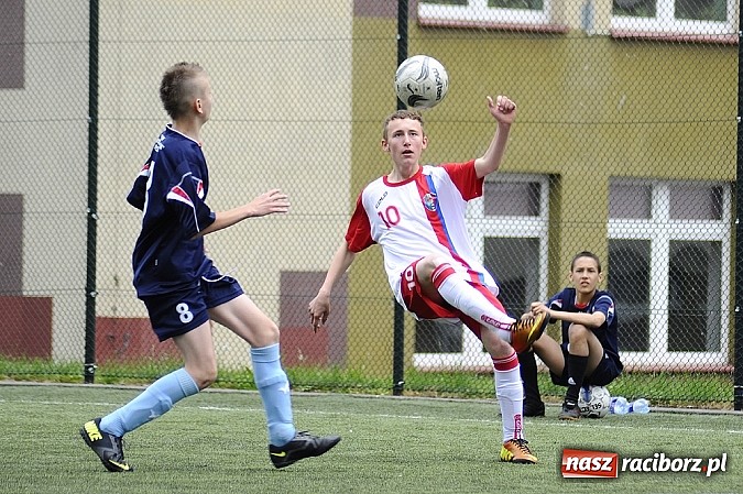 Zdjęcie w galerii na portalu naszraciborz.pl: Młodzi piłkarze walczyli na orliku wiadomości z regionu