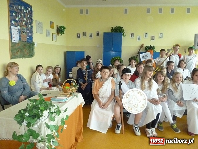 Zdjęcie w galerii na portalu naszraciborz.pl: Z wizytą na górze Olimp wiadomości z regionu