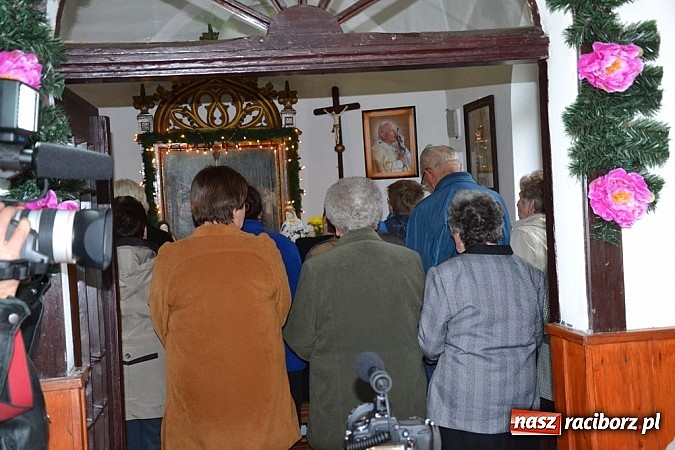 Zdjęcie w galerii na portalu naszraciborz.pl: Dokumentalista z Chicago kręci film w Jankowicach wiadomości z regionu